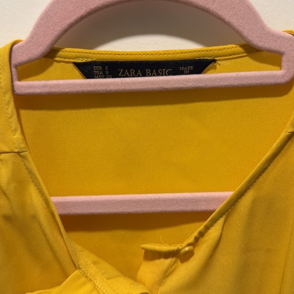 Zara EUC size S blouse. Matching hidden buttons - Picture 5 of 6